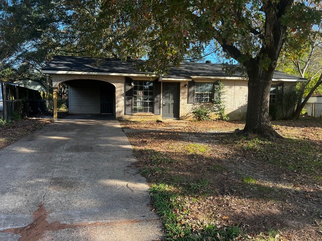 Photo - 3415 Ponderosa Cir House