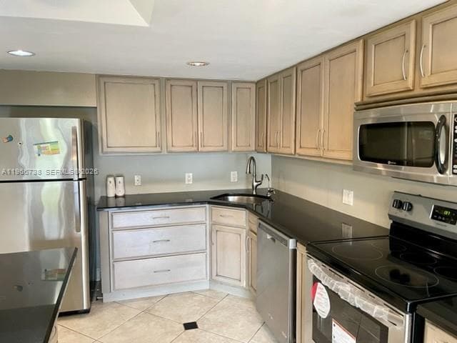 Photo - 613 N University Dr