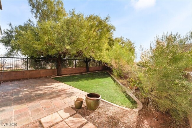 Photo - 704 Chase Tree St