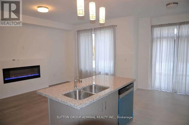 Photo - 1475 Blackmore St