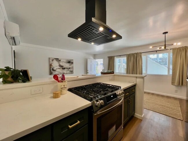 Photo - 5819 Carlton Way