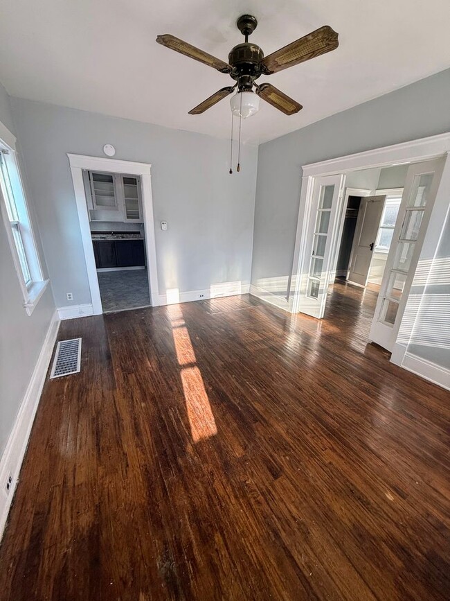 Building Photo - Welcome to your new home in the heart of Cleveland