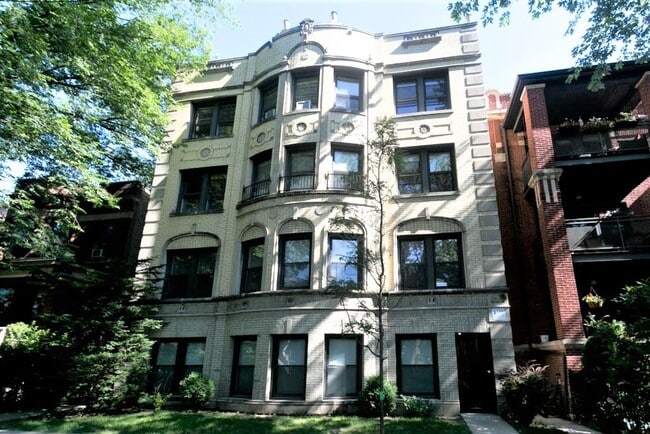 Building Photo - 1436 W Farragut Ave Unit 3A