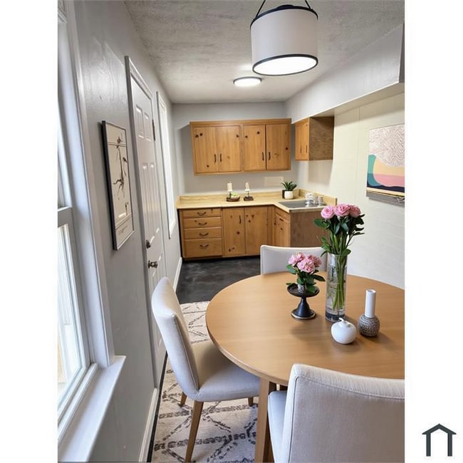 Photo - 3860 E 72nd St Unidad 1