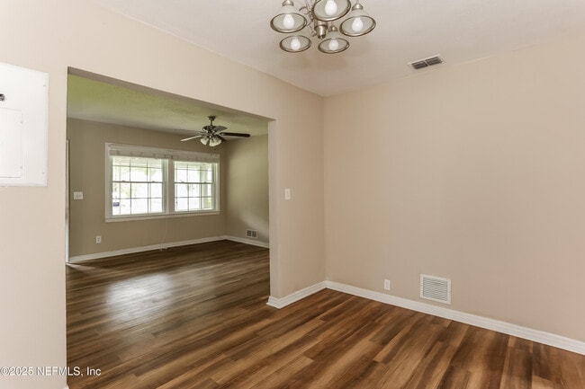 Photo - 3114 N 3rd St Cir