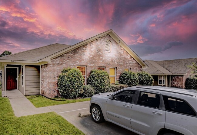 Coming Soon! 3 Bedroom 2 Bath Duplex at Ma... - Coming Soon! 3 Bedroom 2 Bath Duplex at Ma... Townhome