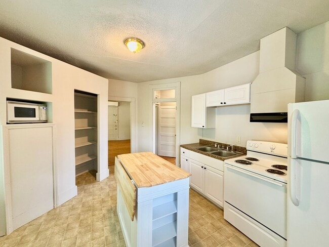 Building Photo - North Mecklenburg Duplexes Unit 215B-Upstairs Rental
