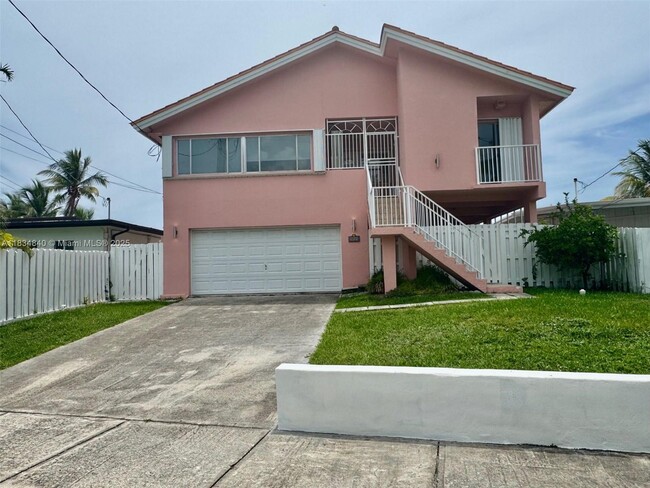 Photo - 10911 N Bayshore Dr