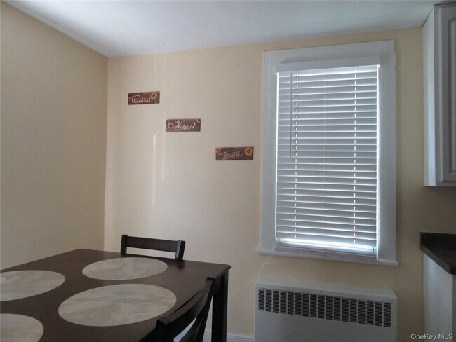 Photo - 48 E Main St