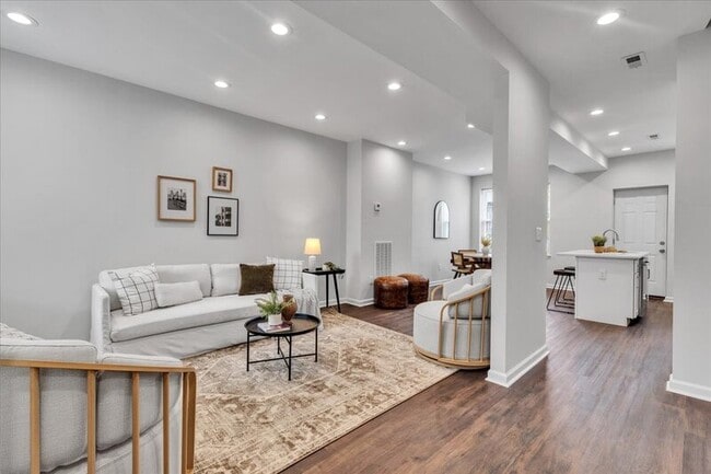 Photo - 787 N Grantley St