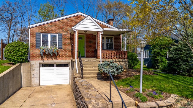 Photo - 1128 Exter Dr