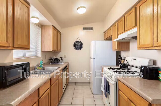 1223 N Belvedere Ave