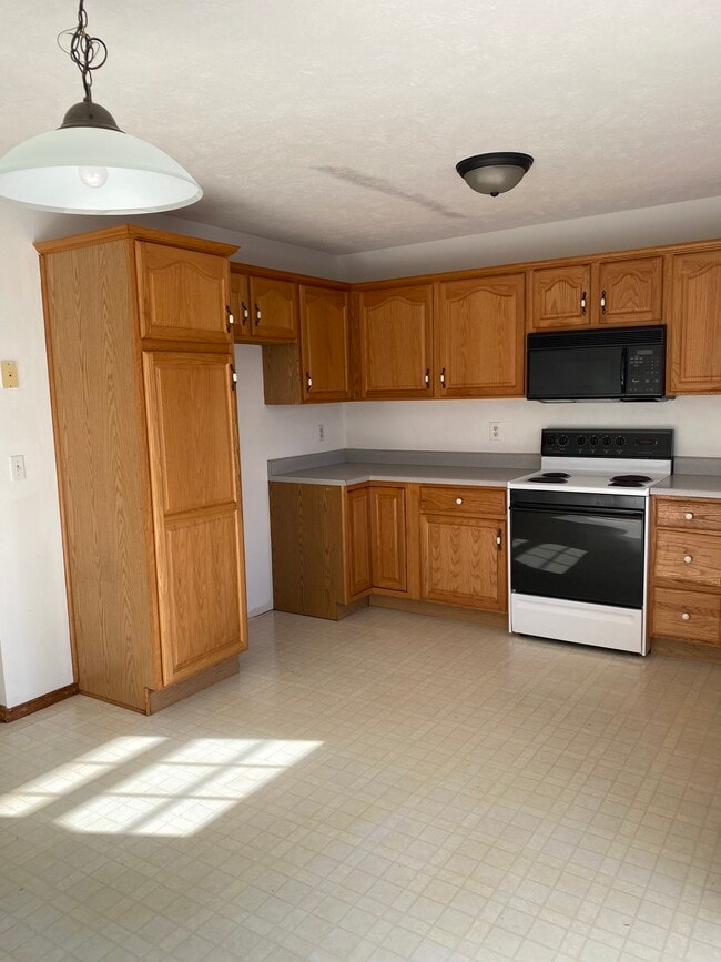 Photo - 110 E Church Hill Ct