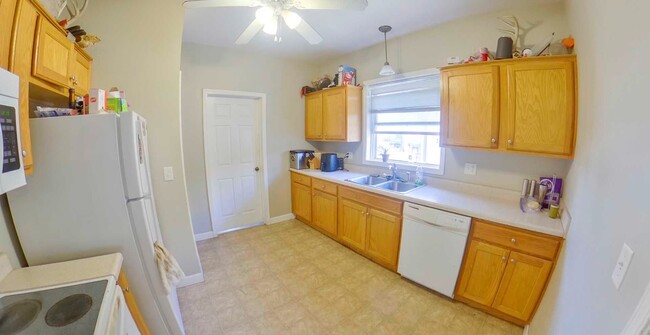 3D Tour Available - 1.5 Blocks to Campus +... - 3D Tour Available - 1.5 Blocks to Campus +... House