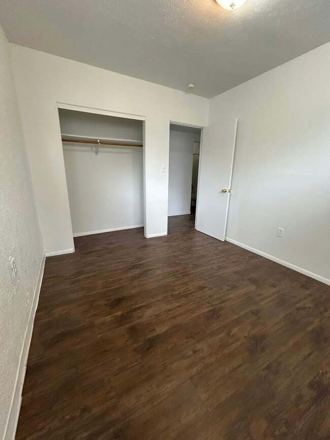Photo - 730 W 25th St Unit C