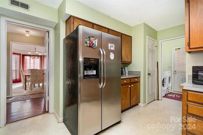 Photo - 2027 Killarney Pl