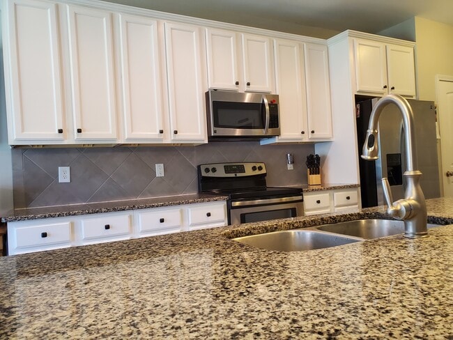 Building Photo - 148 Poplar Branch Way