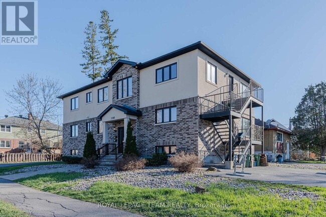 Photo - 1100 Hollington St