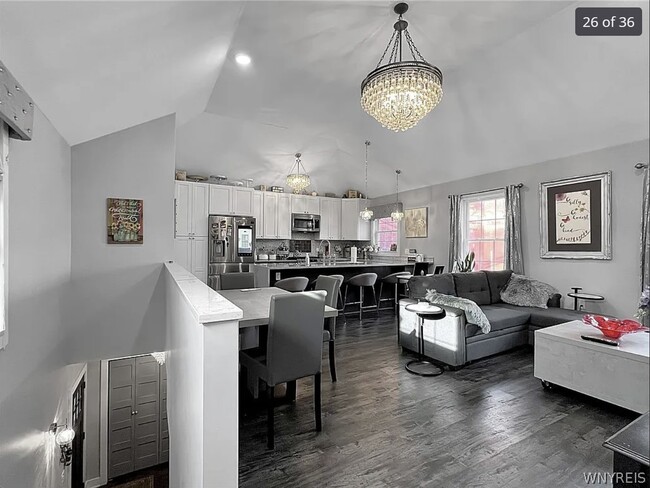 Building Photo - 61 Park St Unit House