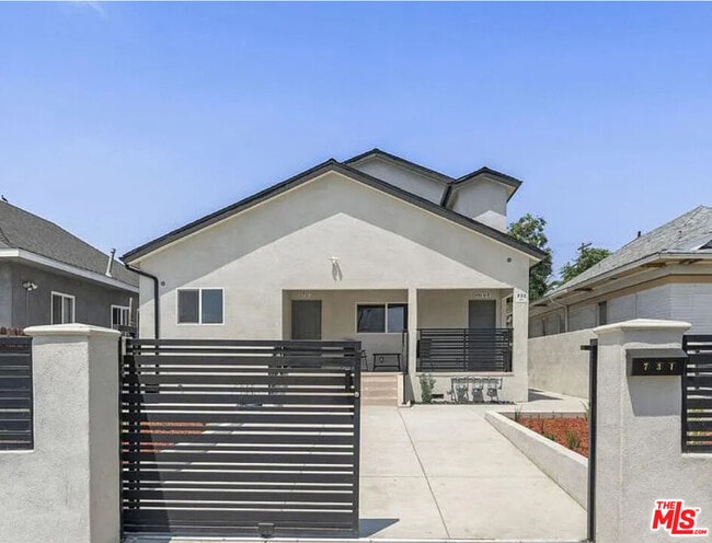 Photo - 731 E 33rd St Unit 733