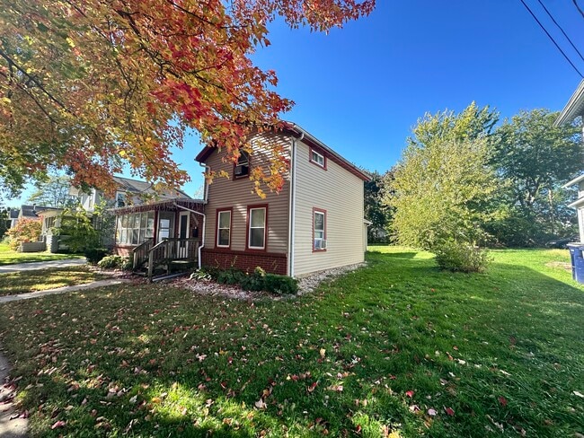 Photo - 318 S Locust St