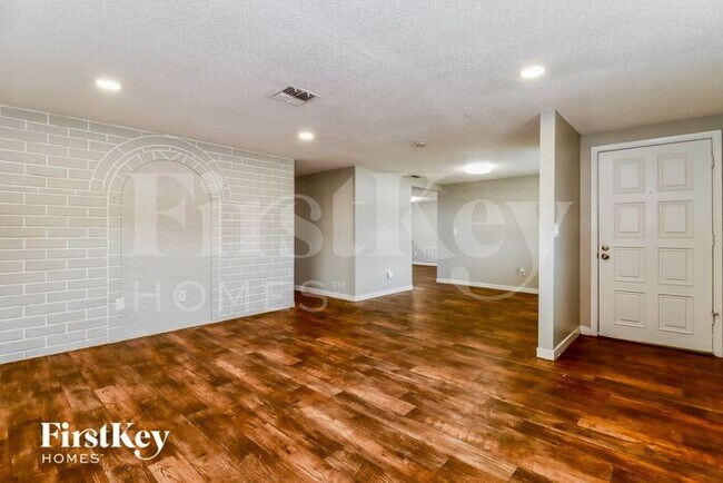 Photo - 6428 Ridge Crest Dr