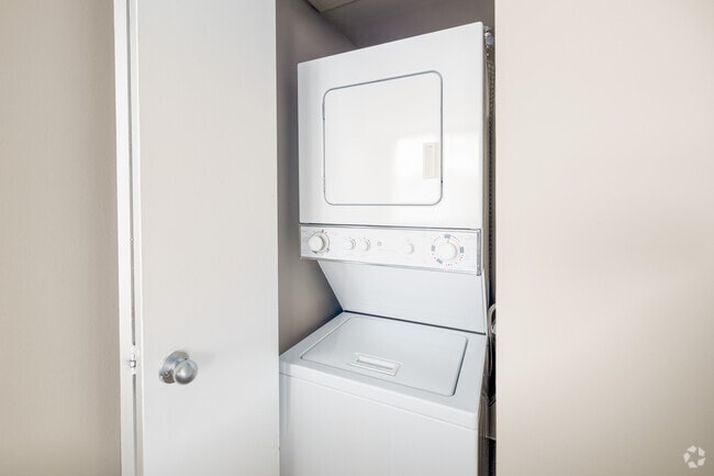 1 dormitorio, 1 baño - 850 pies cuadrados - Lavandería