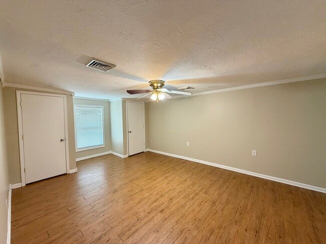 Photo - 405 Mount Pelia Rd