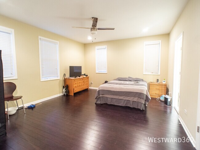 Photo - 1906 W 17th St Unit 1