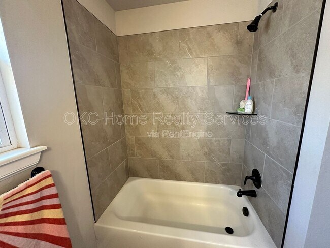 Photo - 7724 Windstone Dr