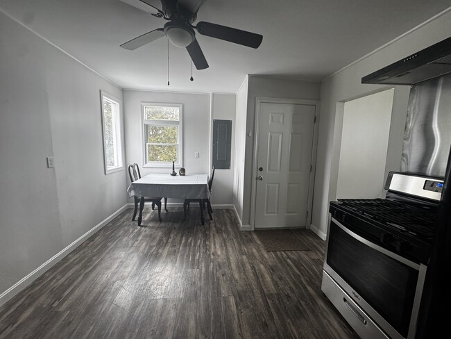 Photo - 150 Ethan Allen Pky Unit B