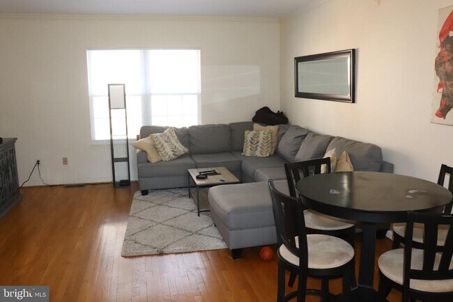 Photo - 942 S Rolfe St