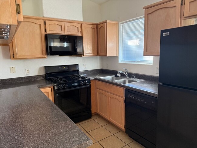Photo - Yuma Meadows Rental