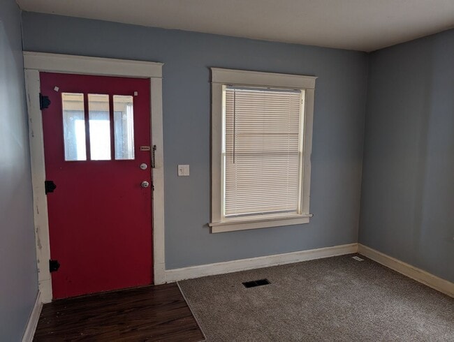 Photo - 310 E College St