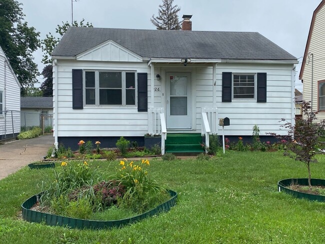 Building Photo - 2 Bedroom/1 Bathroom Home For Lease