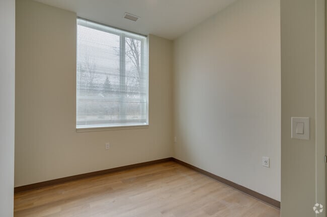 2BR, 1BA - 804SF - Bedroom