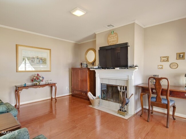 Photo - 115 Brighton Dr