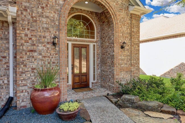 Building Photo - 5022 Coral Gables Dr Rental