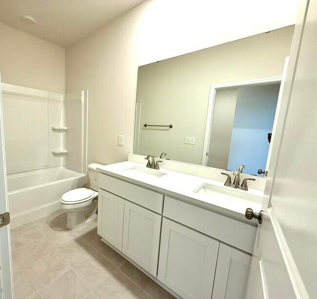 Photo - 9068 Malahide Ln