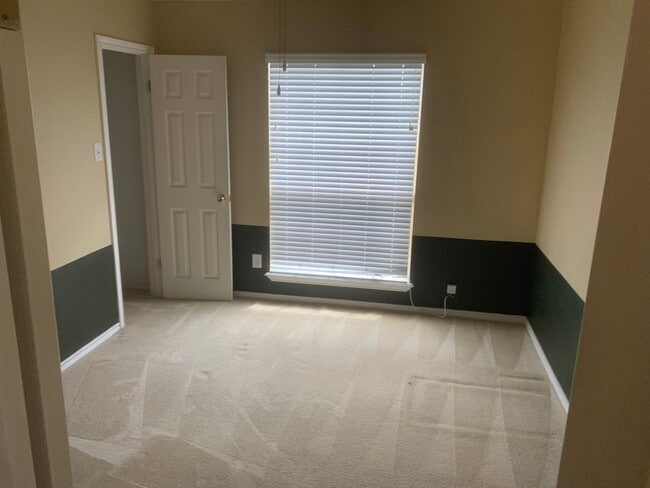 Photo - 5005 Lethaby Dr