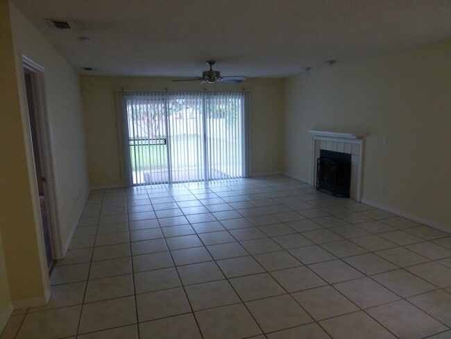 Photo - 912 Highlands Blvd