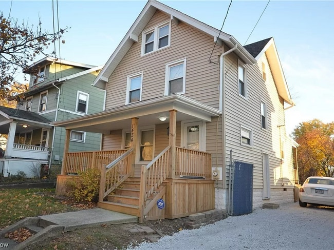 Building Photo - 1434 Newton St Rental