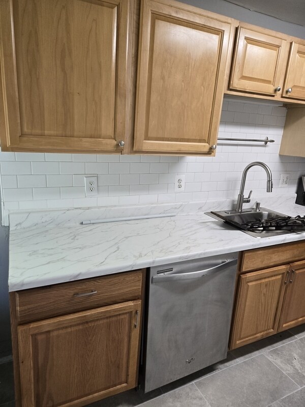 Photo - 516 W Queen Ln