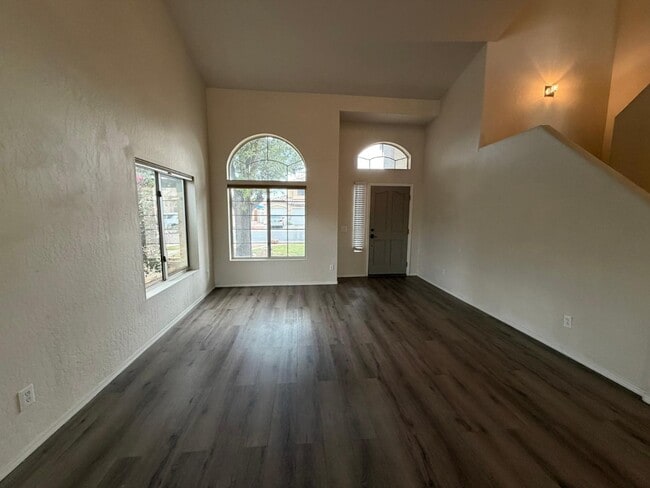 Photo - 902 S Surfside Dr