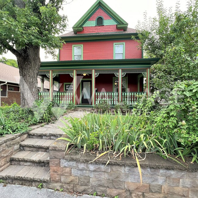 PRICE REDUCTION...HISTORIC 4TH AND GILL VI... - PRICE REDUCTION...HISTORIC 4TH AND GILL VI... Casa