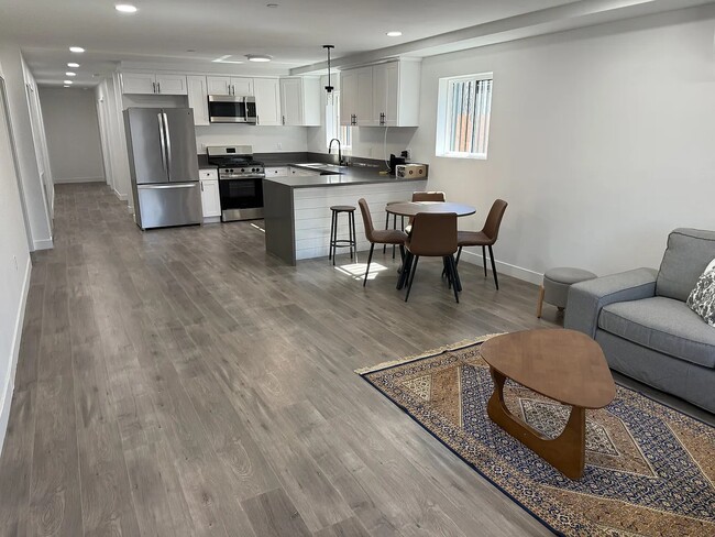 1276 W 38th St Unidad 1