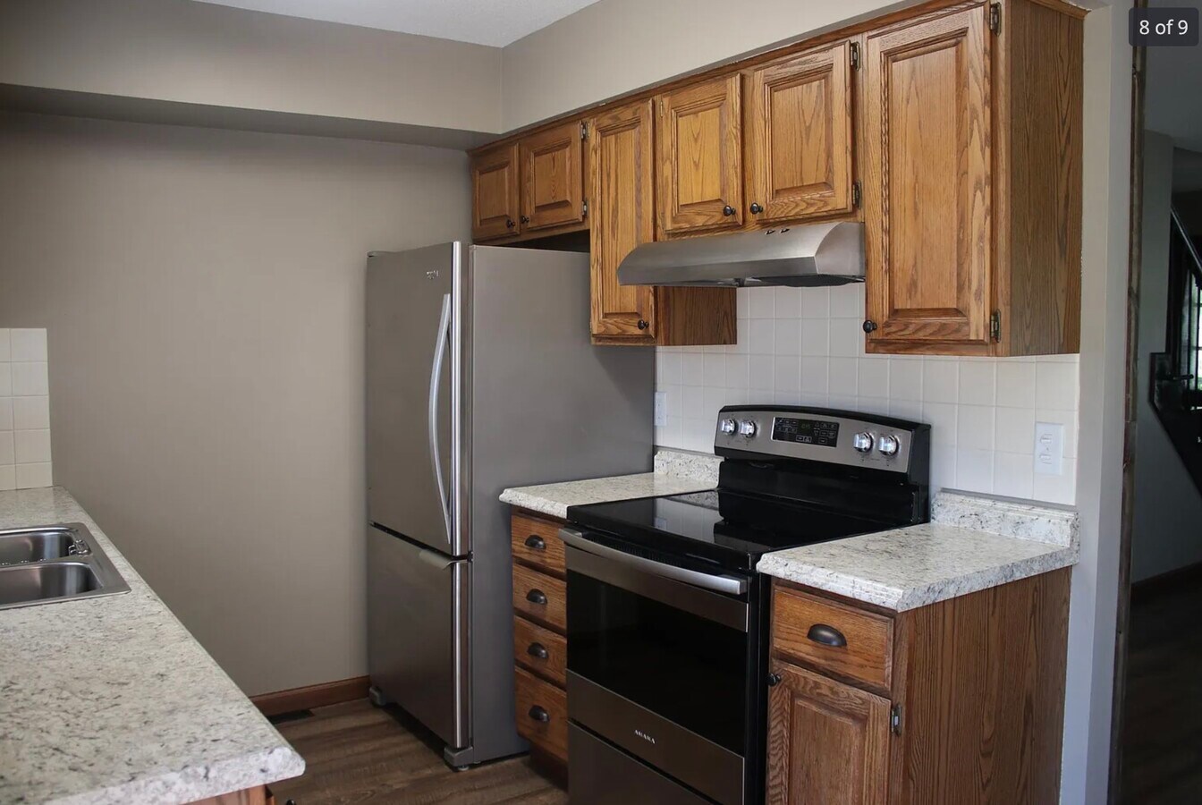 Photo - 915 Oakcrest St Unit 11