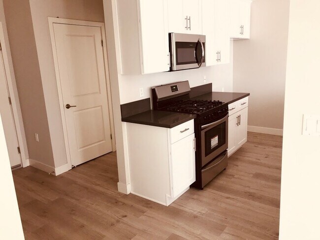 Photo - 14828 Rayen St Unit 204