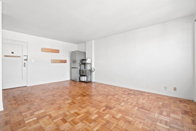 Photo - 6515 JFK Blvd E