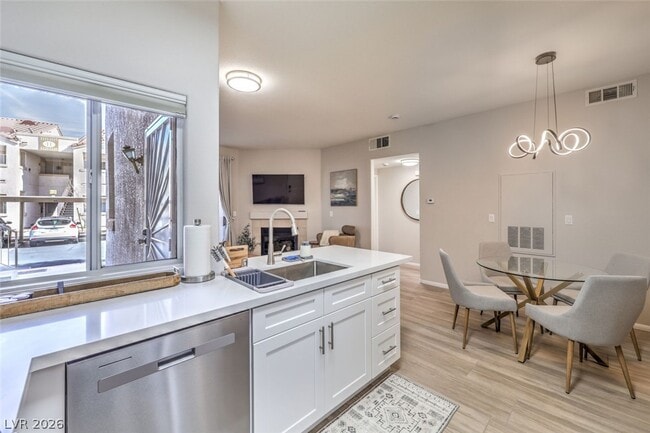 Photo - 855 N Stephanie St Unit 1015